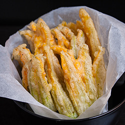 Fiori di Zucca Fritti in Pastella 酥炸南瓜花